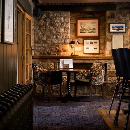 The Black Swan - The Collection Group بيت ريفي هلمسلي