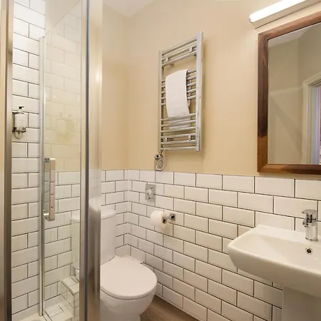 The Black Swan - The Collection Group Helmsley