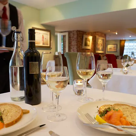 The Black Swan - The Collection Group 4*