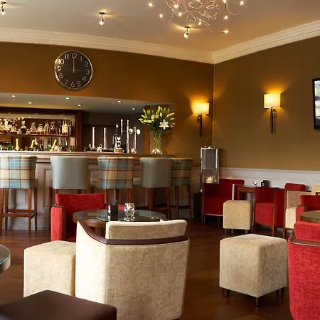 The Black Swan - The Collection Group 4*