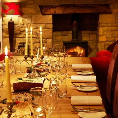 The Black Swan - The Collection Group 4*