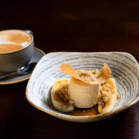 The Black Swan - The Collection Group ヘルムスリー