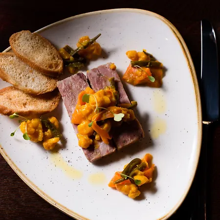 بيت ريفي The Black Swan - The Collection Group 4*