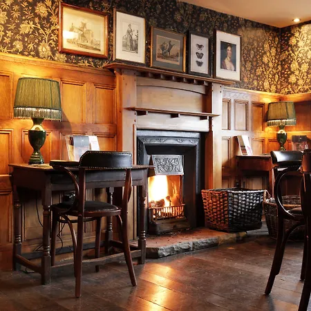 イン The Black Swan - The Collection Group ヘルムスリー