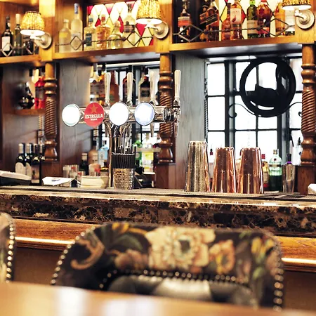 The Black Swan - The Collection Group Han/Misafirhane 4*