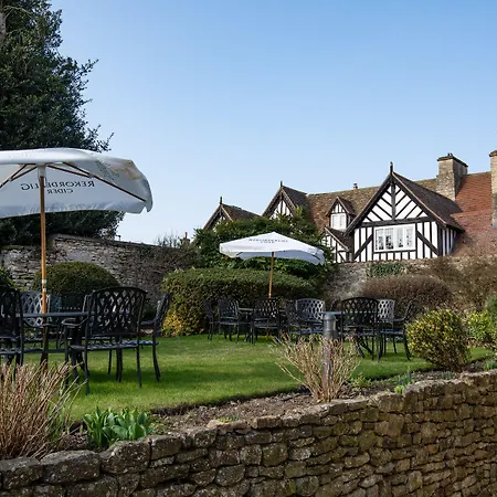 The Black Swan - The Collection Group Han/Misafirhane Helmsley