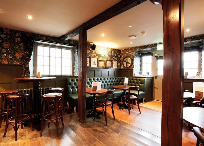 The Black Swan - The Collection Group Helmsley