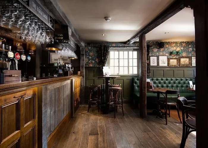 The Black Swan - The Collection Group Helmsley