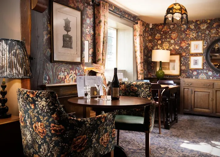 The Black Swan - The Collection Group