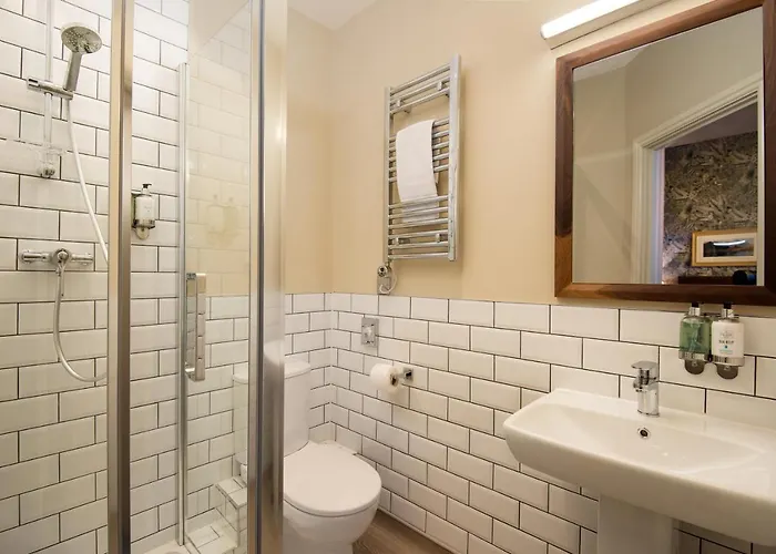 The Black Swan - The Collection Group Helmsley