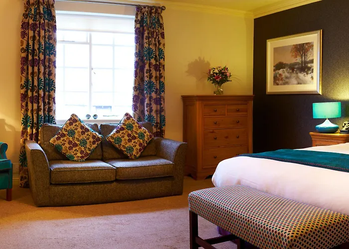 The Black Swan - The Collection Group Helmsley