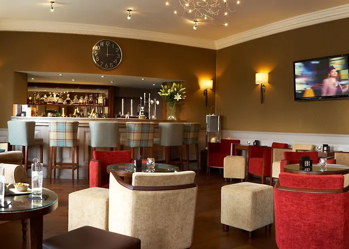 The Black Swan - The Collection Group 4*